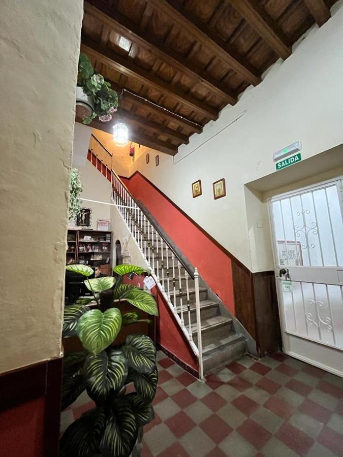 Pension Bienvenido Sevilla Bagian luar foto