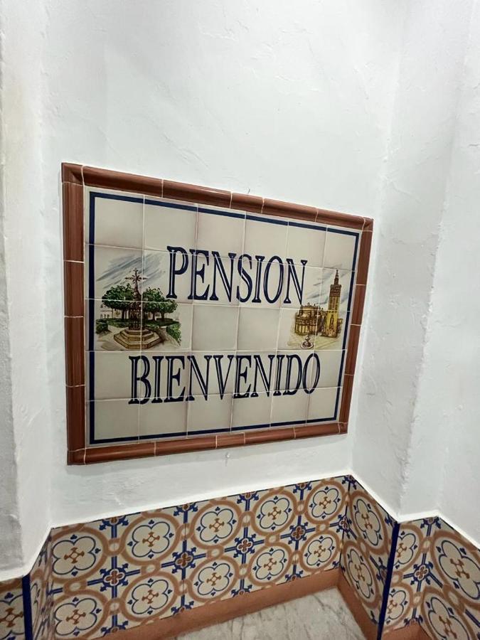 Pension Bienvenido Sevilla Bagian luar foto