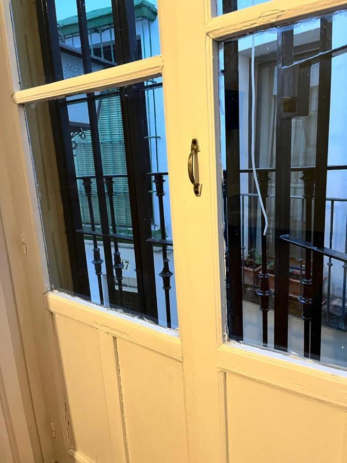 Pension Bienvenido Sevilla Bagian luar foto