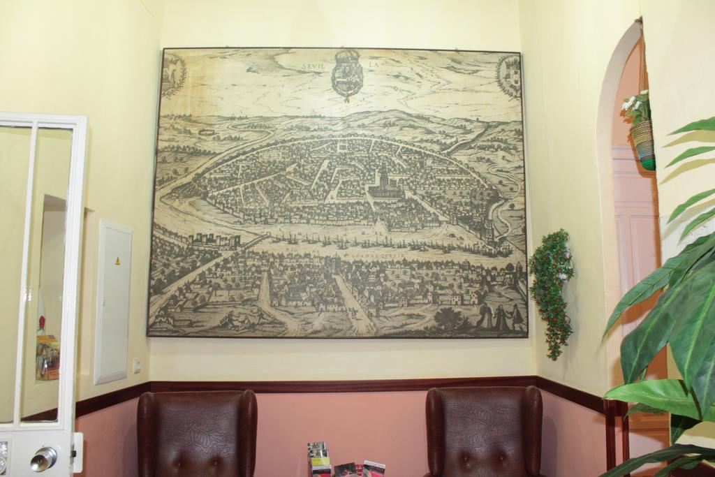 Pension Bienvenido Sevilla Bagian luar foto