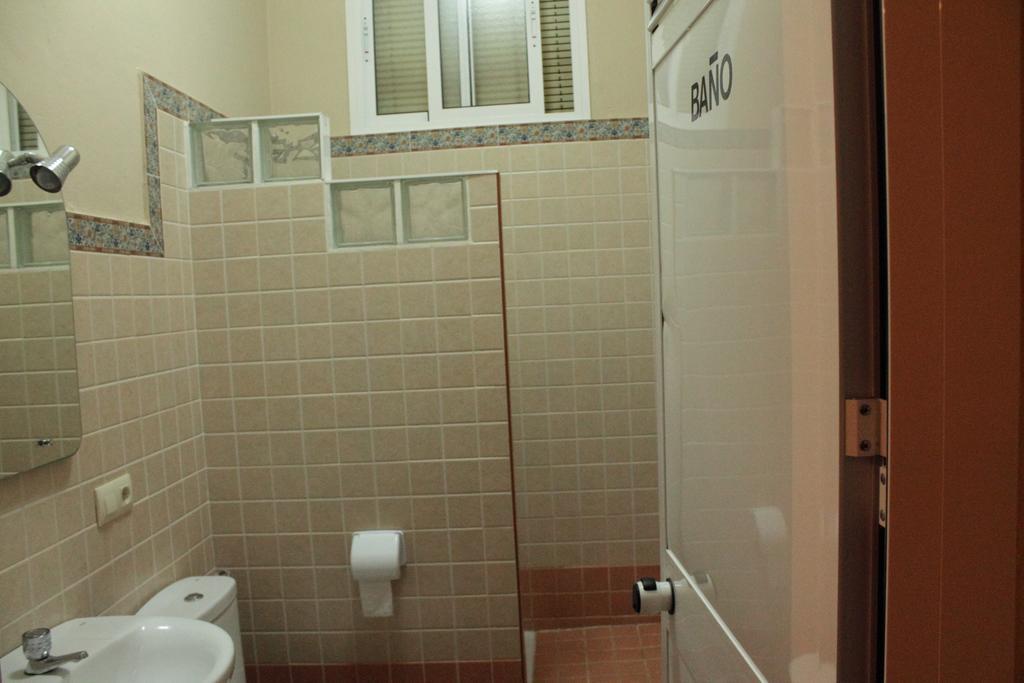 Pension Bienvenido Sevilla Bagian luar foto
