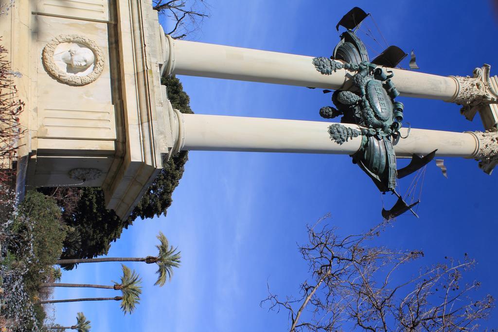 Pension Bienvenido Sevilla Bagian luar foto