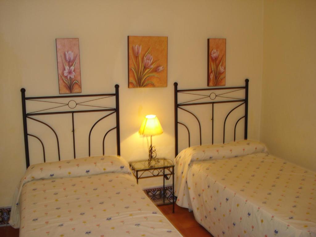 Pension Bienvenido Sevilla Bagian luar foto